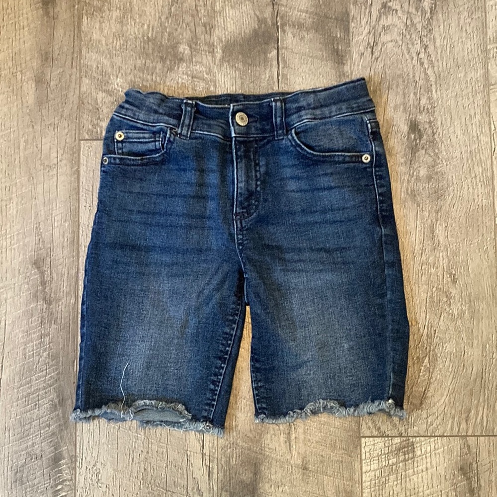 Girls shorts size 8